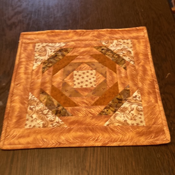Place mats and table runner - Picture 3 of 6